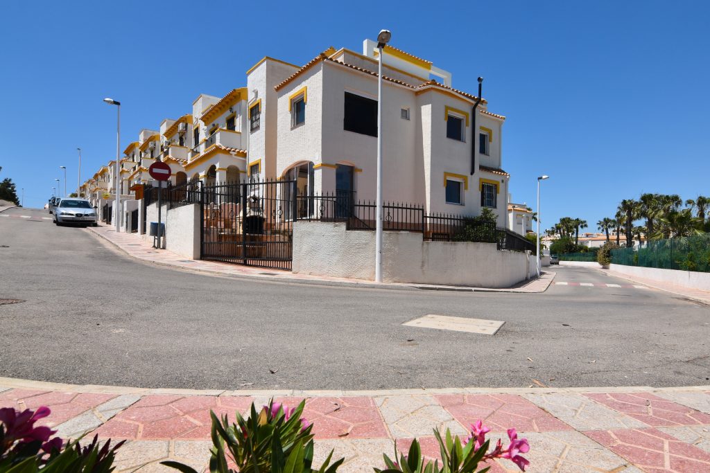 ALTOMAR 1 – CHALET SEMI ADOSADO CON VISTAS AL MAR